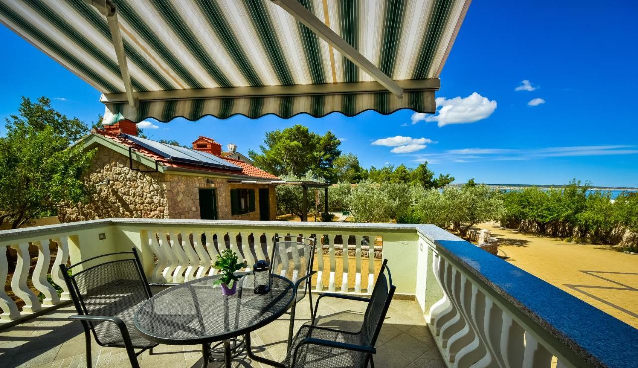 In Olive Garden Apartamento Starigrad Paklenica Exterior foto